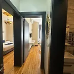 Hutsuite Hotel