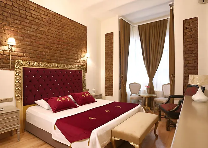 Hutsuite Hotel