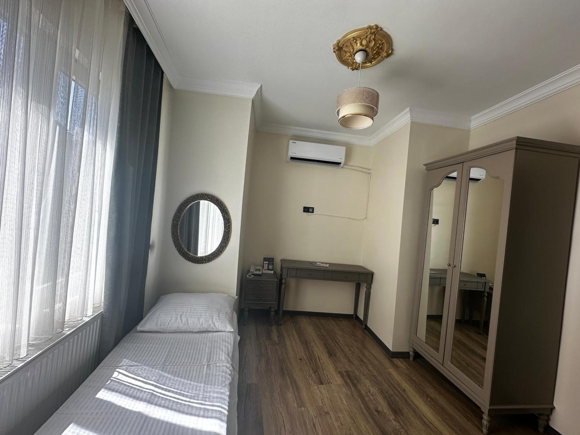 Hutsuite Aparthotel 3*
