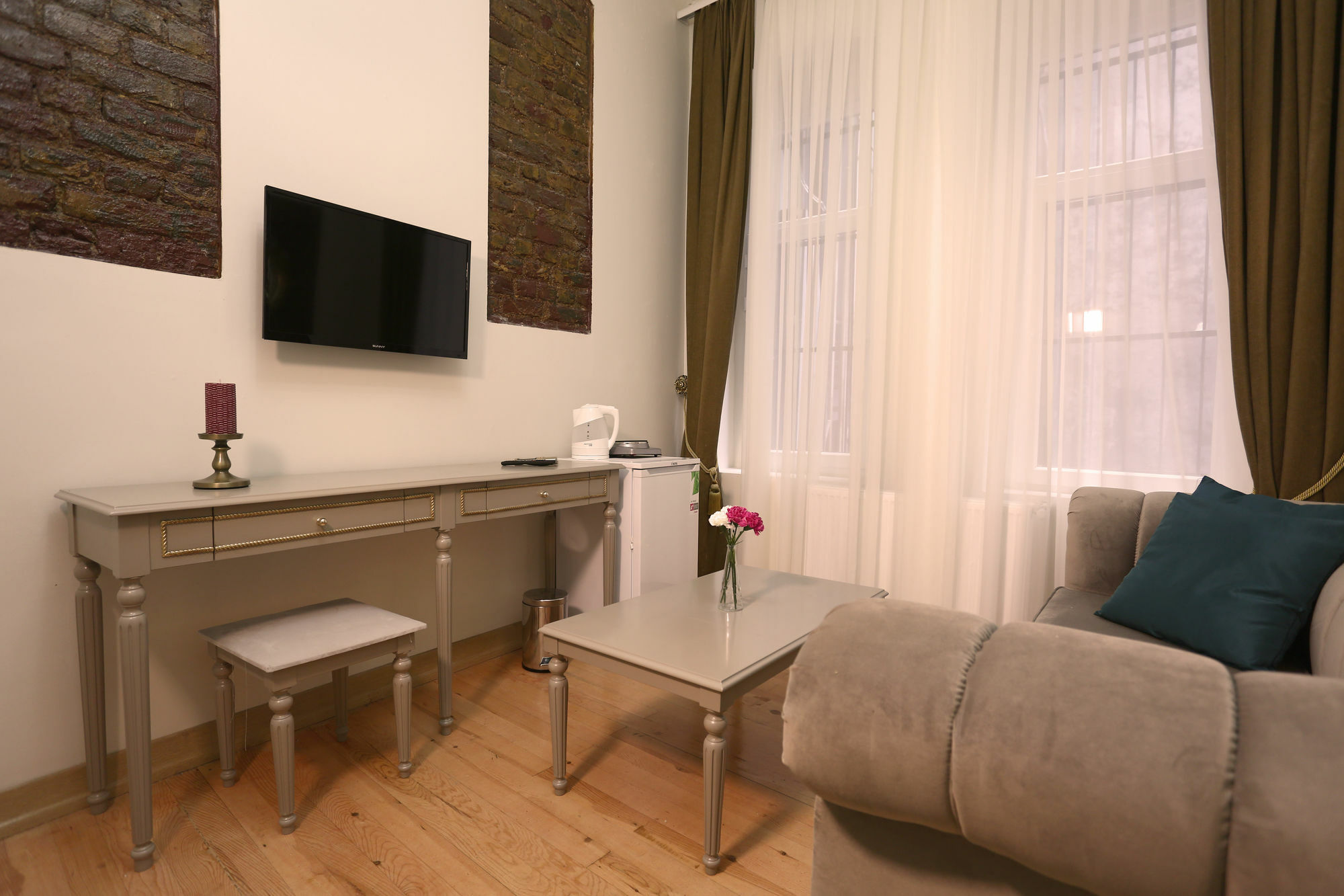 Hutsuite Aparthotel 3*